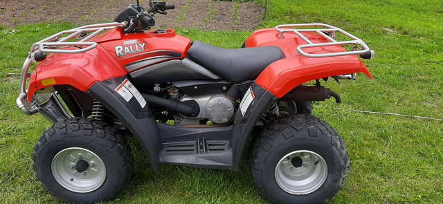 Vând atv can-am 200cc