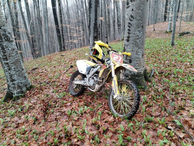 Vind cross Suzuki