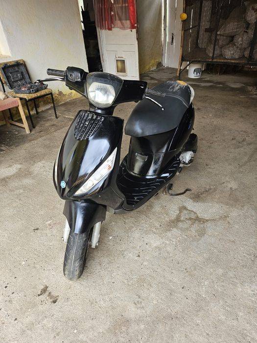 Vand Piaggio Zip 4t an 2009 carte rar !!!