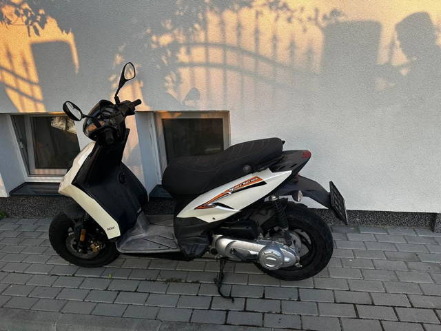 Vând Piaggio Typhoon 49cc