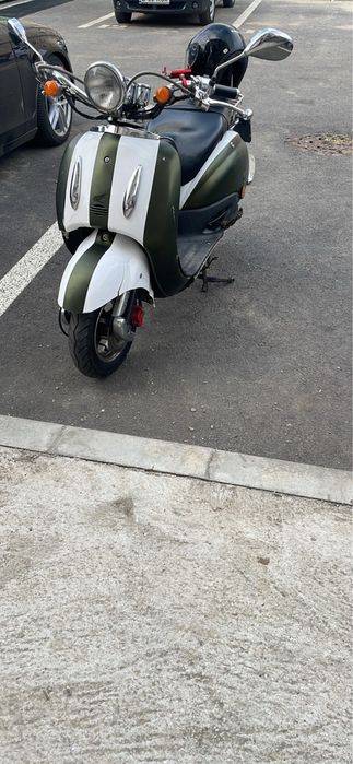Inchiriez Scuter 240lei/saptamana