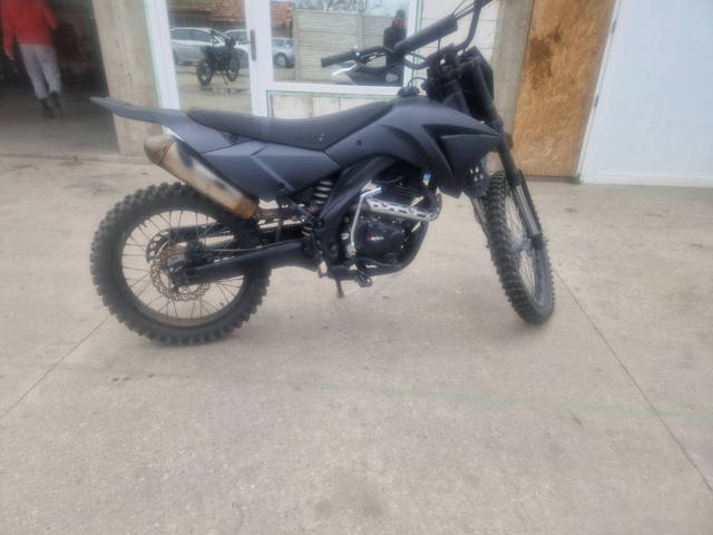 cross 250cc  foarte putin folosita