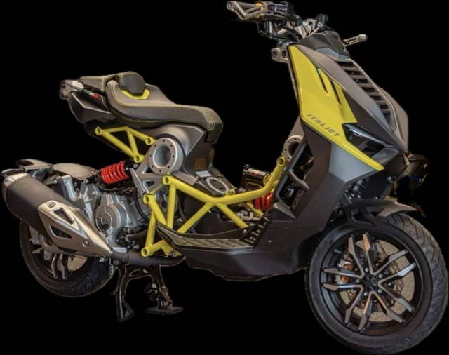 Vând scuter ITALJET DRAGSTER 200cc