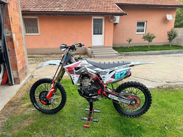 Vand honda crf450 in stare foarte buna !