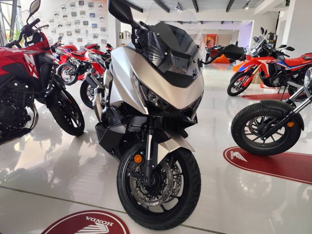 Honda Forza 750 2025
