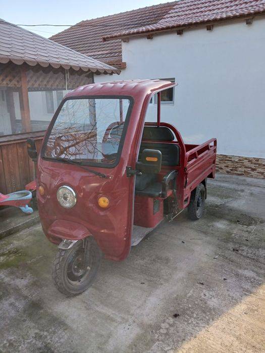 Vând triciclu electric 3900w an fabricație 2024