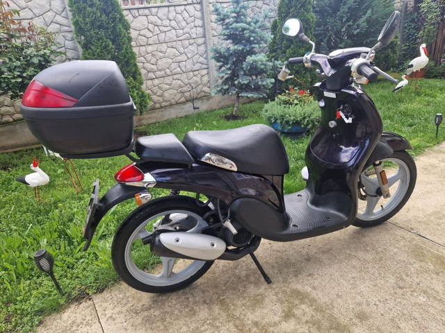 Scuter Yamaha Why, an 2009, 50cm, înmatriculat cu carte RAR