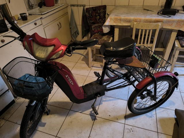 Vând tricicletă electrică Ztech