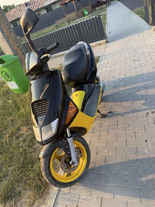 Vand scuter aprilia sr 80cc