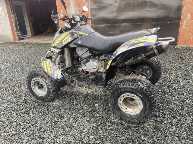 Quad can am bombardier sau schimb cu auto 4x4