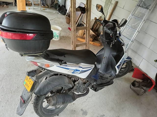 Vand Scuter de 49