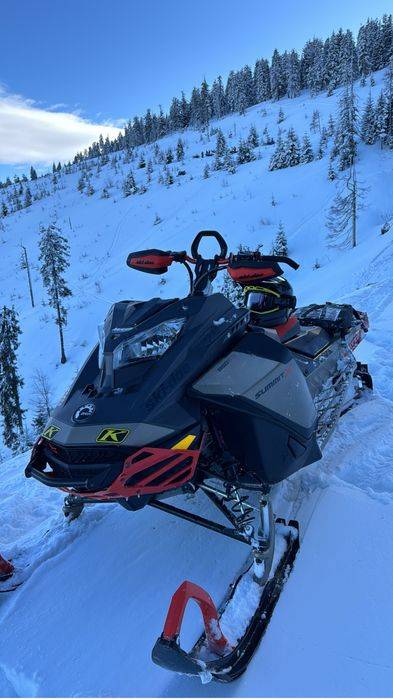 Snowmobil ski doo summit 850 turbo 2022 154