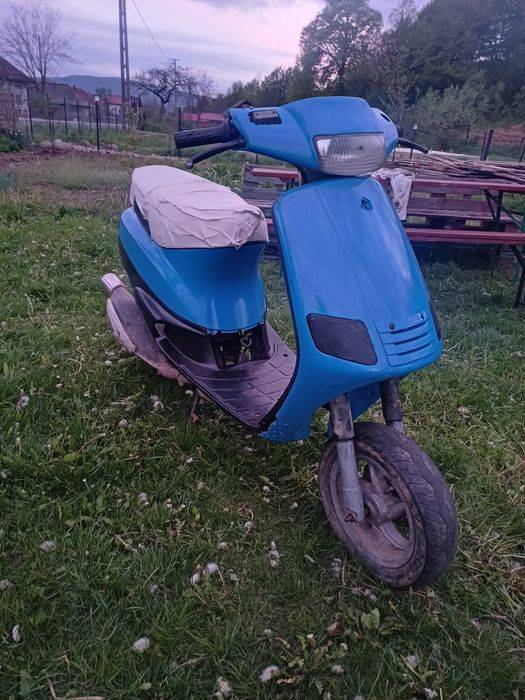 Vând scuter piaggio zip