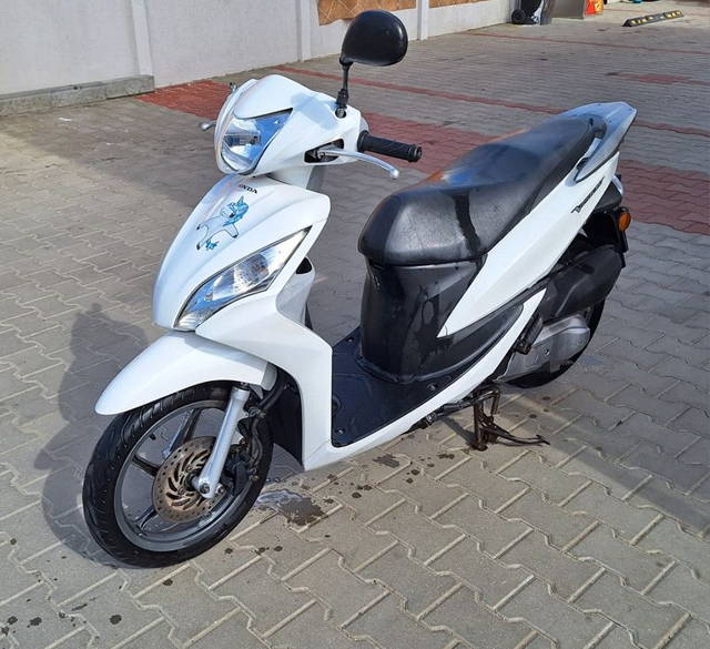Honda Vision 49cm 4 timpi An 2012