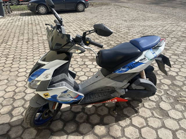 Scuter Aprilia SR50