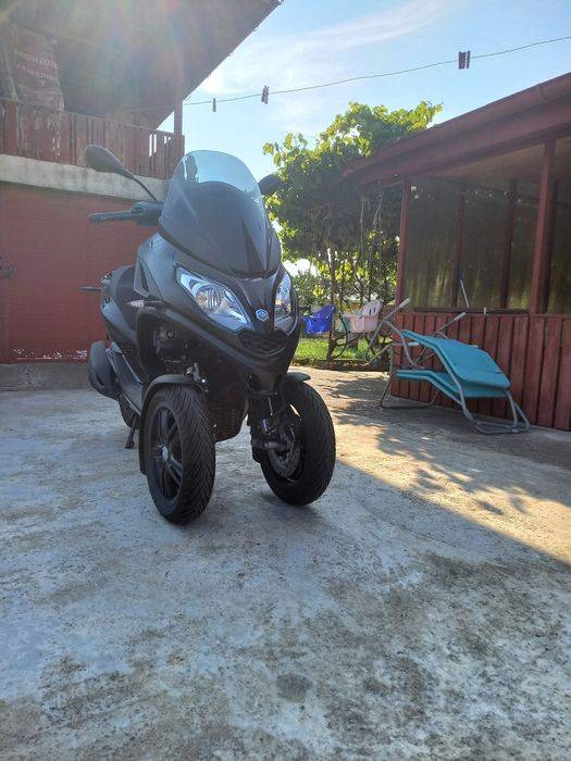 Piaggio mp3 300  2024
