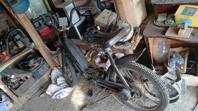Piaggio ciao făcut pentru câmp
