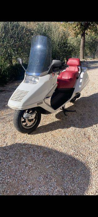 Honda Helix CN 250 maxiscuter