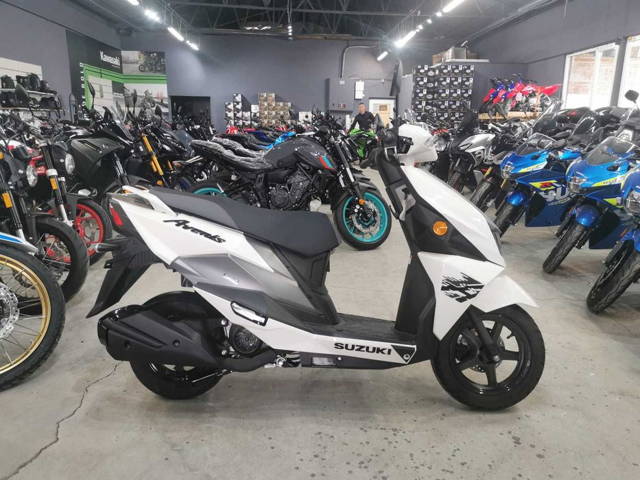 Suzuki Avenis 125 nou se conduce cu B125 stoc Suzuki Constanta