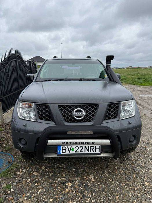 Nissan Pathfinder-Autoutilitara 2.5diesel