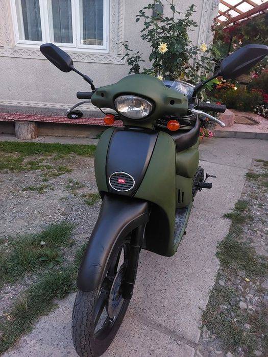 Vând scuter Aprilia