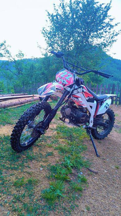 Vând Cross în stare foarte bună fac și schimburi  cu crosuri 250 și ma