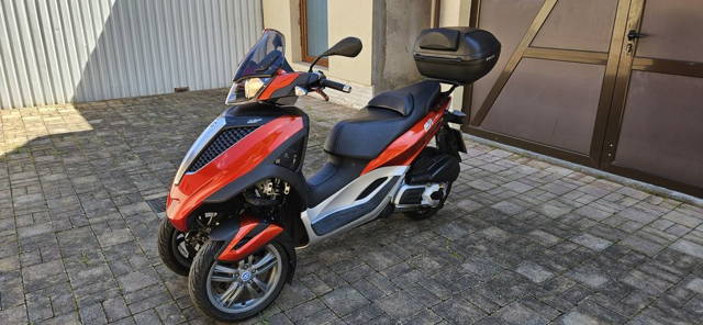 Se vinde piaggio mp3 300LT din 2017
