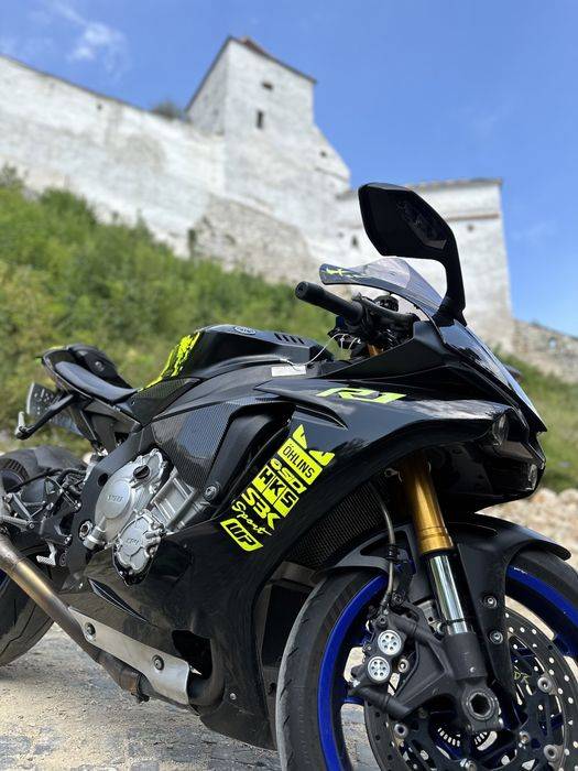 Yamaha R1 RN32 2016