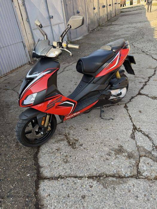 Vand scuter aprilia SR 50 an 2017