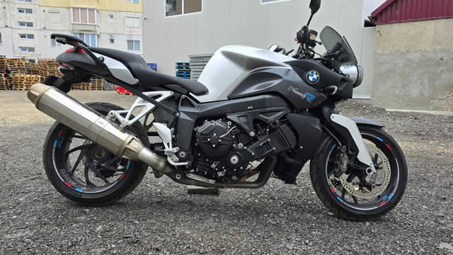 BMW K 1200 R - variante cu enduro/chopper mai scump