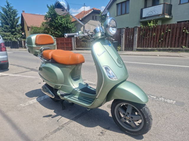 Scuter  Vespa LXV 125 ,2008