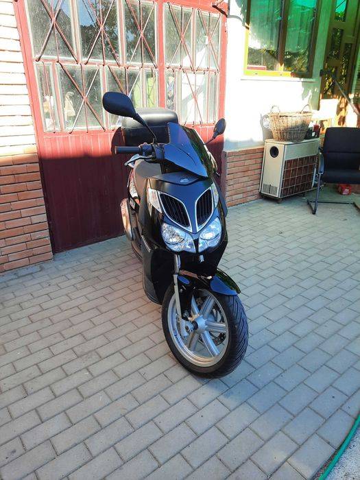 Vand scuter aprilia sportcity 125cc
