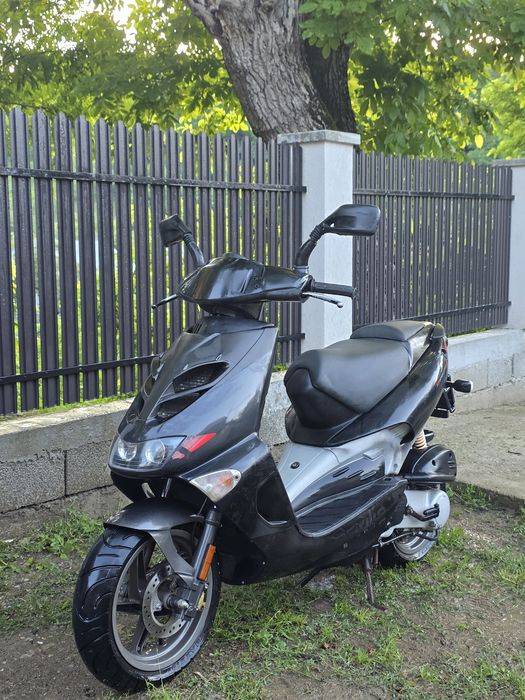 Scuter Aprilia SR 50 – în stare foarte bună!
