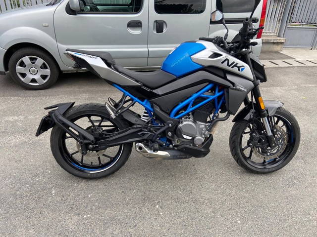 Motocicleta Naked CF Moto 300NK 300cm 2023 cu ABS, injectie