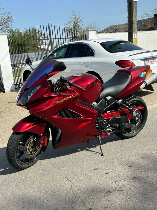 Honda vfr 800 din 2004