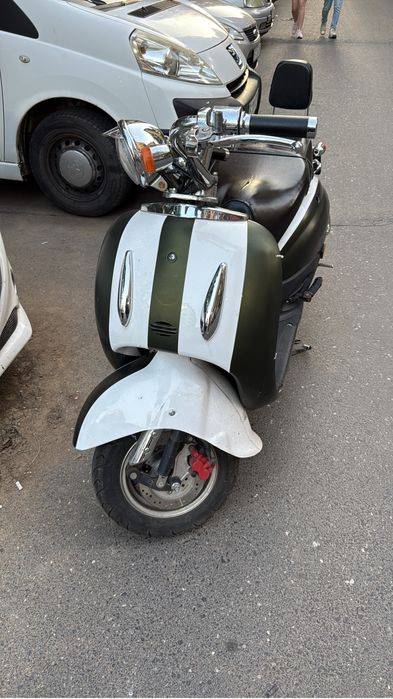 Vand scuter , 2500 ron