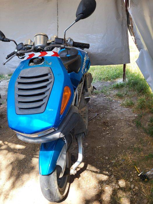 Scuter italjet dragster 125cc și derbi atlantis 50cc