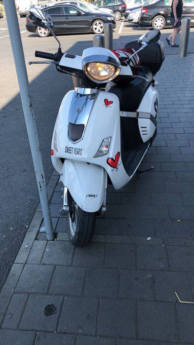 Vând scuter Piaggio liberty 125cm