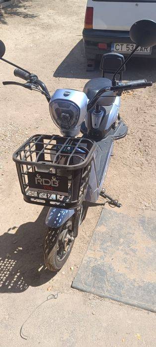 Vând scuter electric