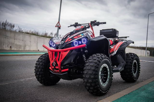 Vand Can-Am Renegade Triple Black 1000R