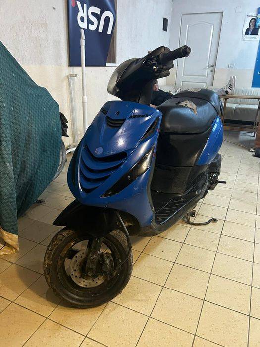 Se vinde piaggio zip defect nu dă scănteie nu stiu nu mă pricep
