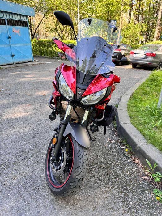 Yamaha MT-07 Tracer 2016 cu accesorii gata de touring
