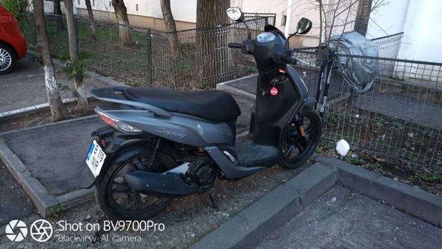 Scuter de vânzare
