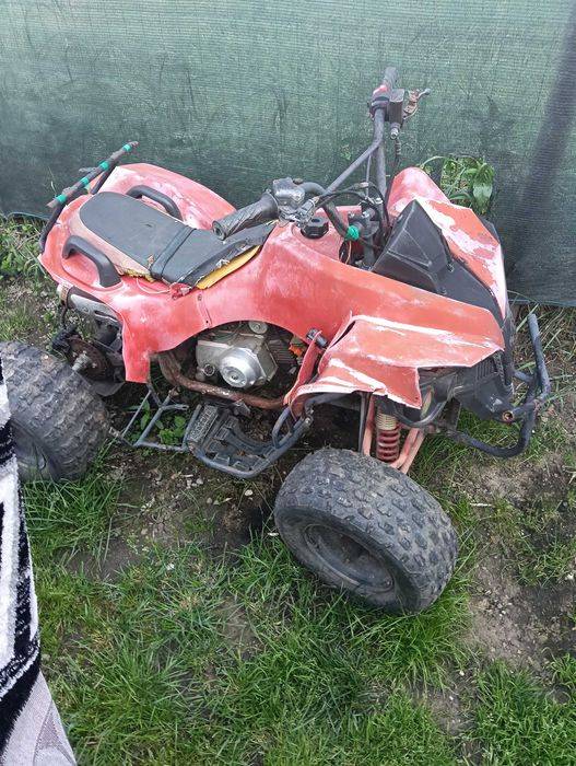 Vând ATV defect nu mai porneste decât impins