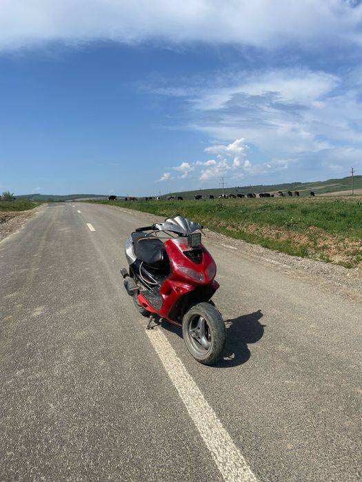 Vand scuter de 50cc merge perfect