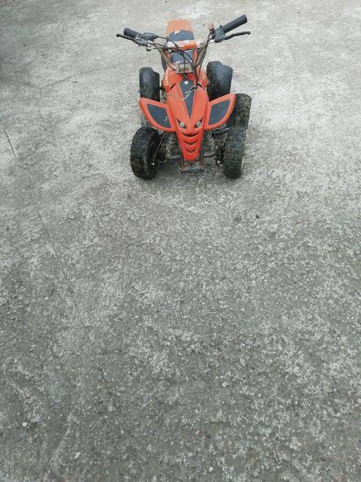 Vând atv 50 cc foarte bine arata