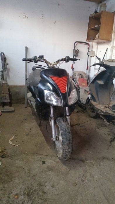 Scuter 80 4t (nu imi dati mesaji pe olx ca nu I'm merge sa va raspund