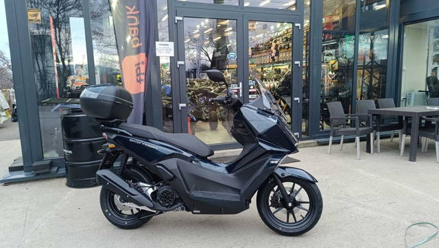 Scuter Kymco SkyTown 125i ABS -se conduce cu B-stoc EST BIKE Campina