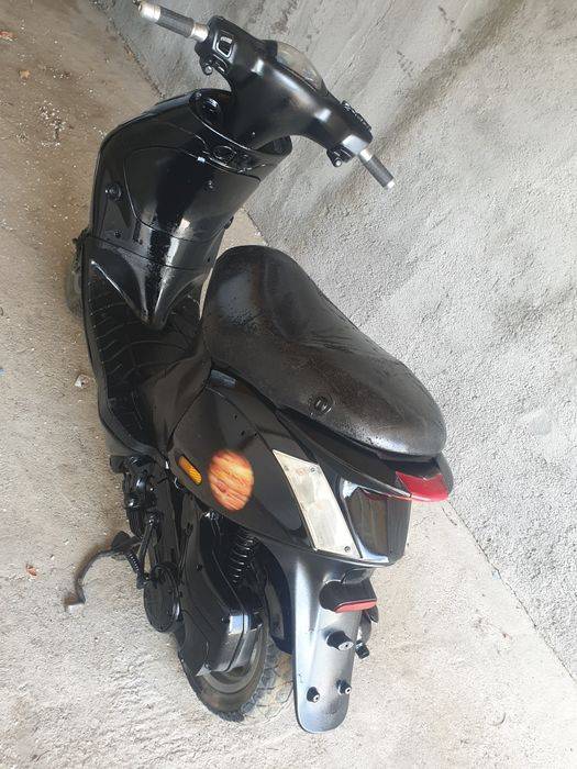 Scuter Piagio Zip