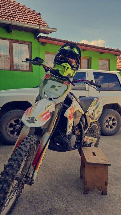 Cross suzuki rmz